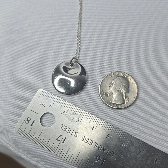 Tiffany & Co  Elsa Peretti  24 mm Thumbprint Round on chain - Picture 5 of 6